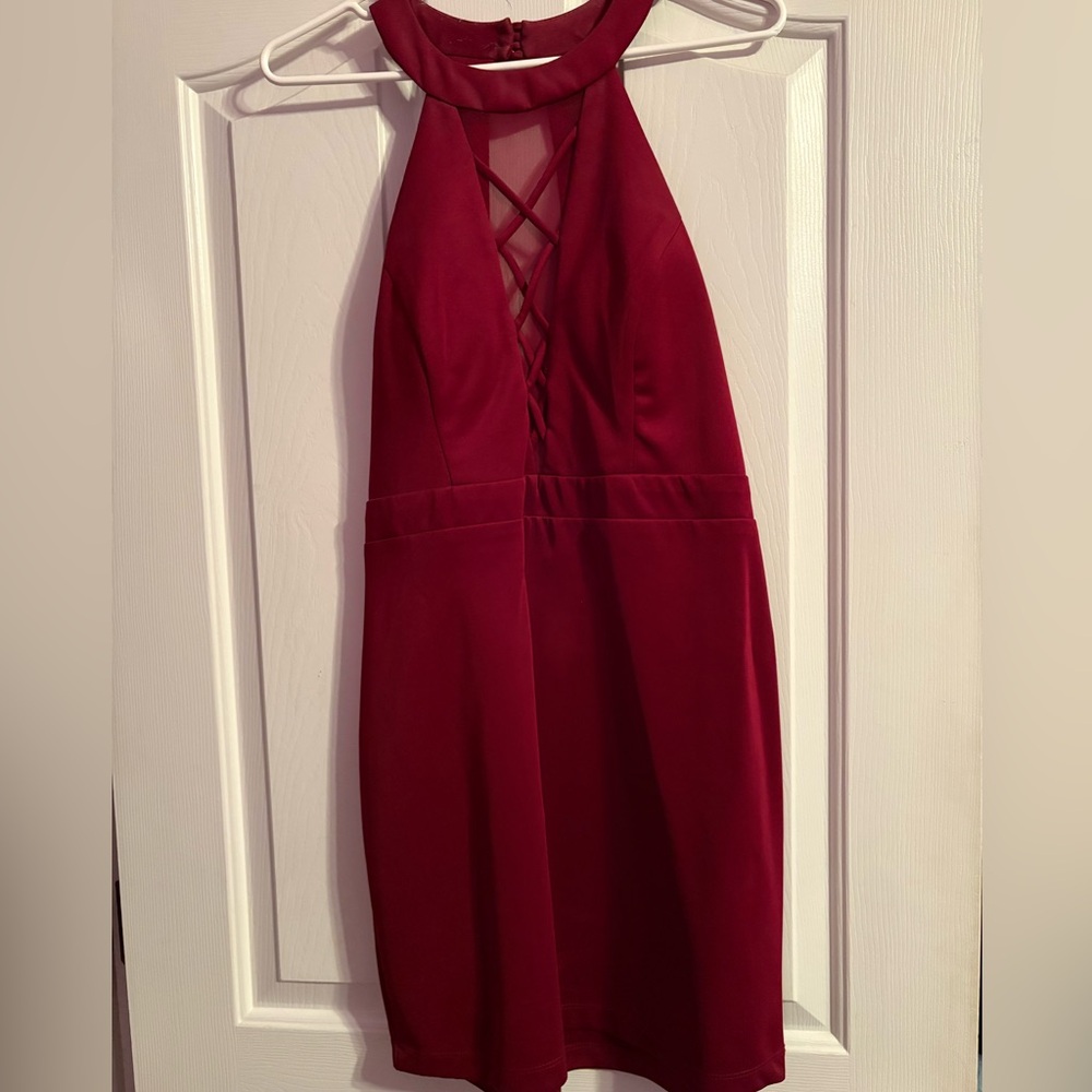 XL Macy’s Maroon Form Fitting Short Cocktail Homecoming Halter Dress WORN ONCE!